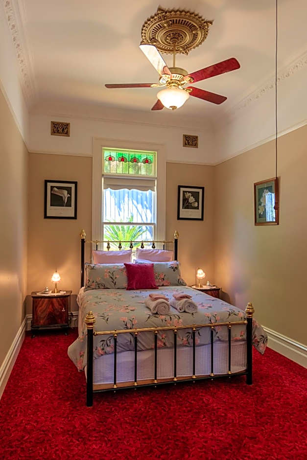 The Oaks Lilydale Accommodation