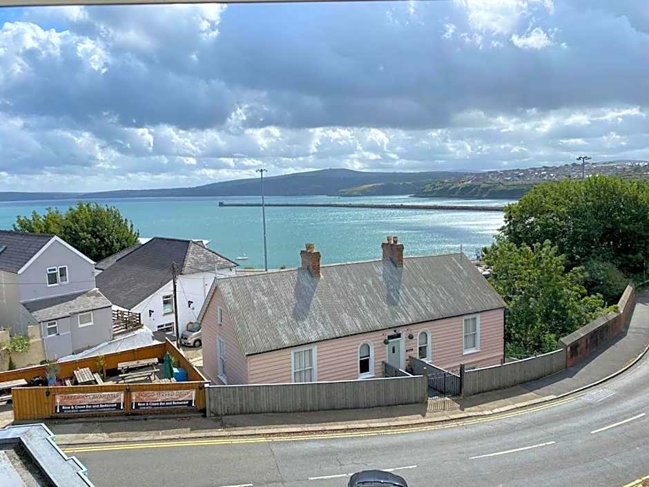 Rose and Crown Hotel & Hope and Anchor Bar