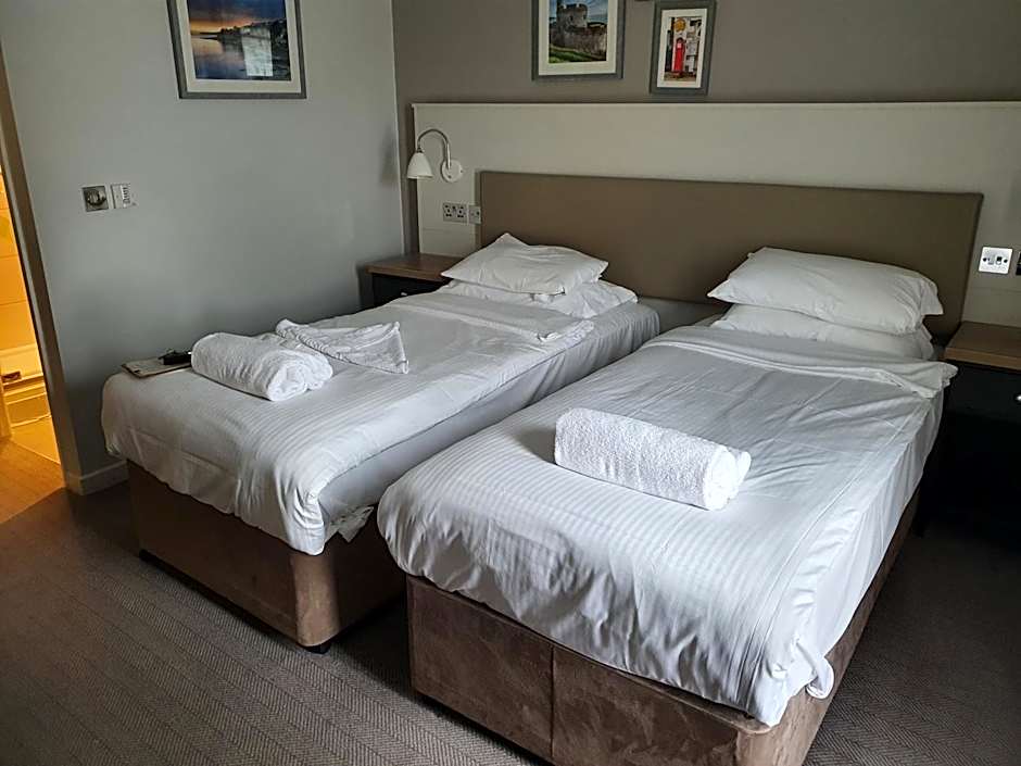 Ship and Castle Hotel