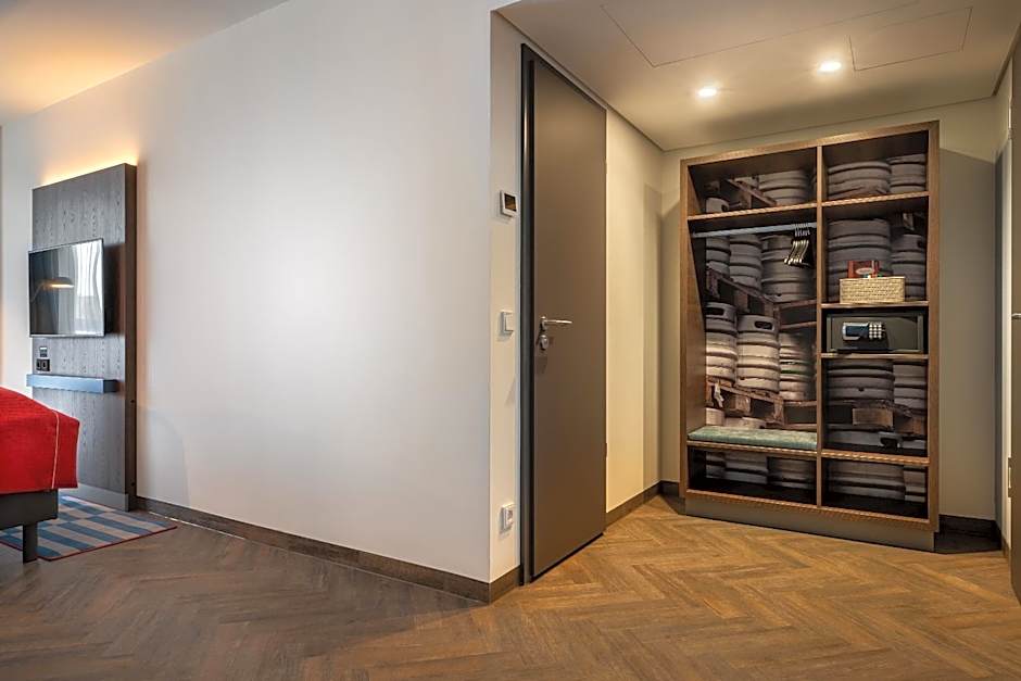 Holiday Inn - the niu, Keg Hamburg Ost by IHG