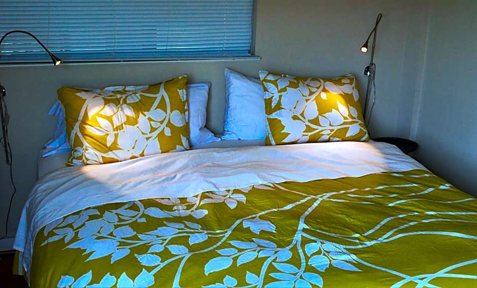 Modern B & B