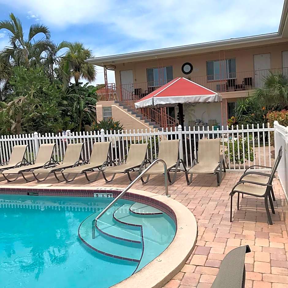 Carlton House Motel and Suites