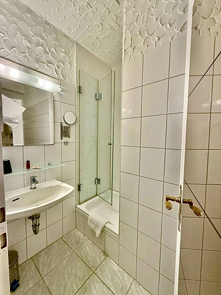 Hotel und Restaurant Löwenbräu Köln