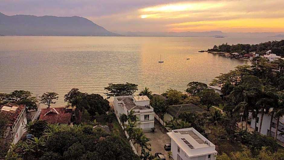 Charme, pôr do sol, praia privada. Exclusividade.