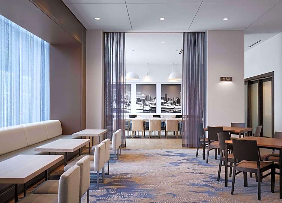 Hampton Inn by Hilton Chicago West Loop Fulton Market Area