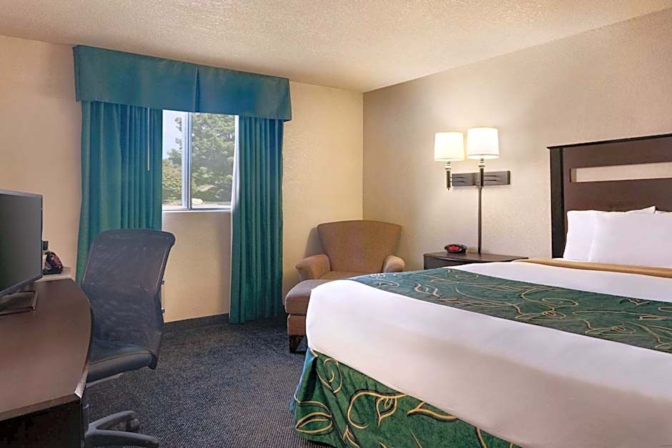 Travelodge by Wyndham Jefferson City