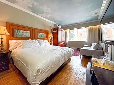 Standard King Room with Private Bathroom