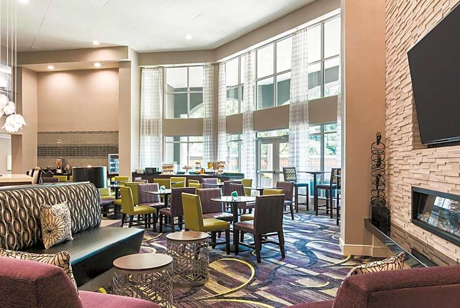 La Quinta Inn & Suites by Wyndham Atlanta Perimeter Medical Center