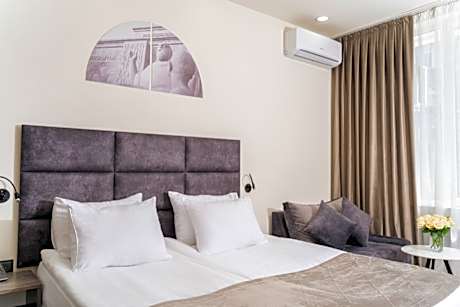 SUPERIOR DOUBLE OR TWIN