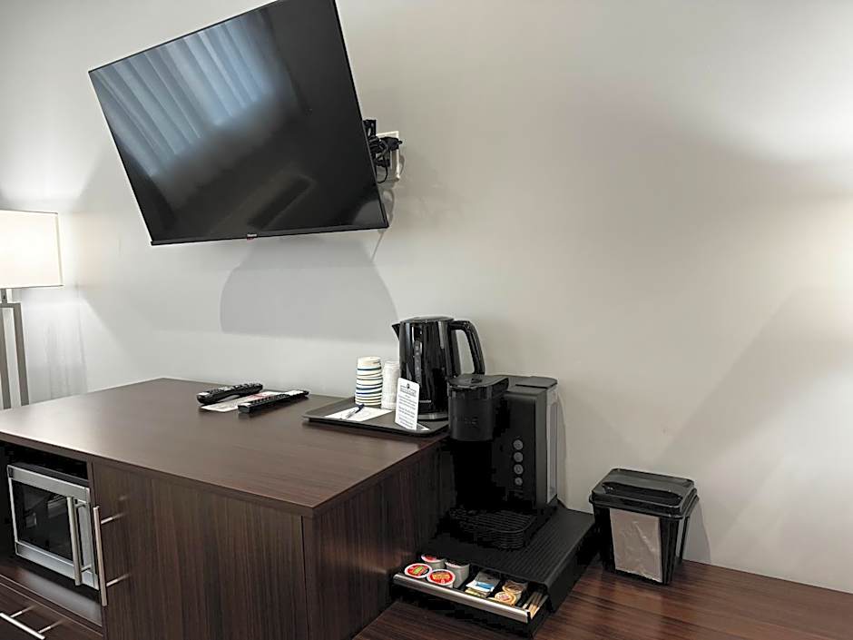 Travelodge by Wyndham Cochrane South