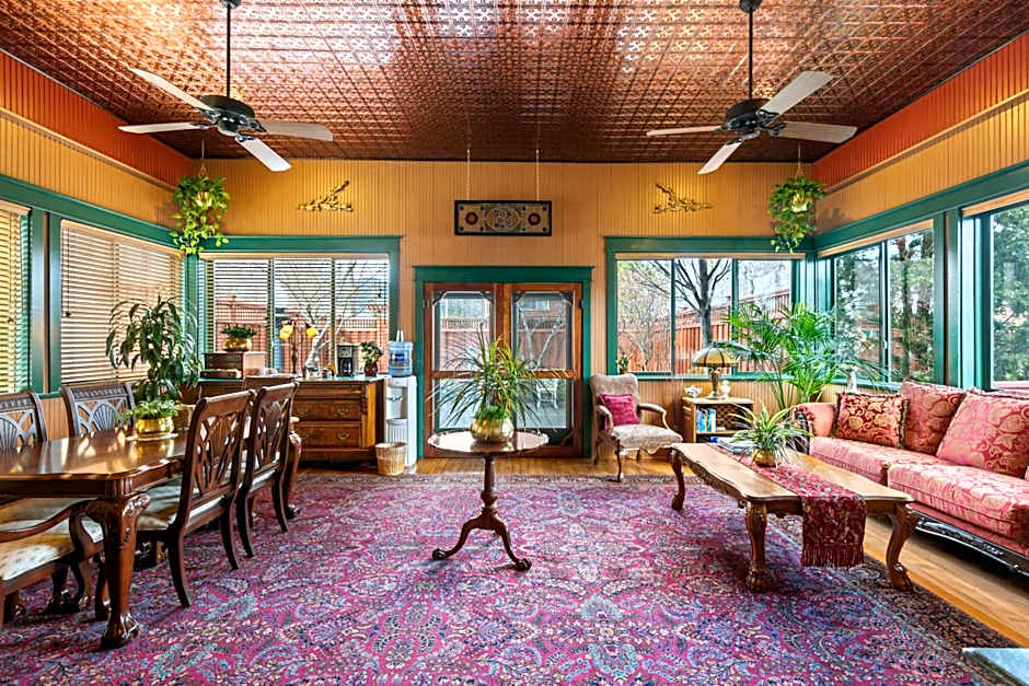 The Peerless Hotel