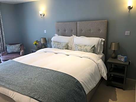 Large Double or Twin Room