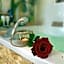 LOVER'S ROOM TROPIC