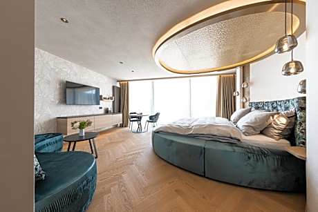 Suite with Private Pool