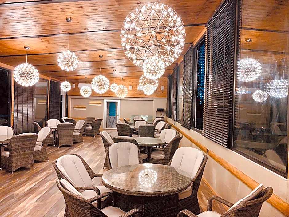 Hotel Tsereteli Palace