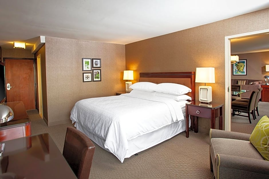 Sheraton Pittsburgh Airport Hotel