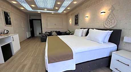 Beyaz Köşk Hotel & Cafe