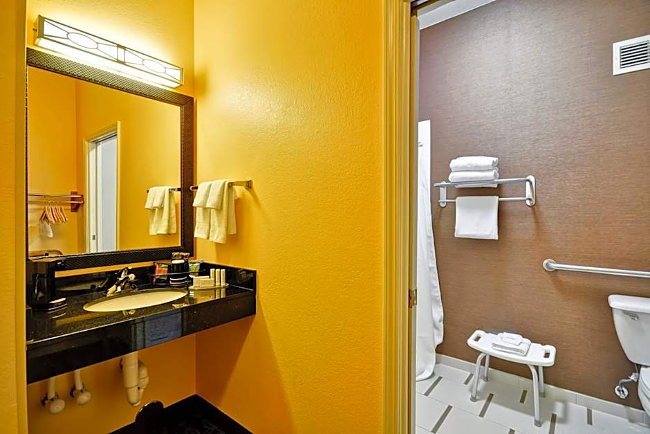 Fairfield Inn & Suites by Marriott Dallas Medical/Market Center