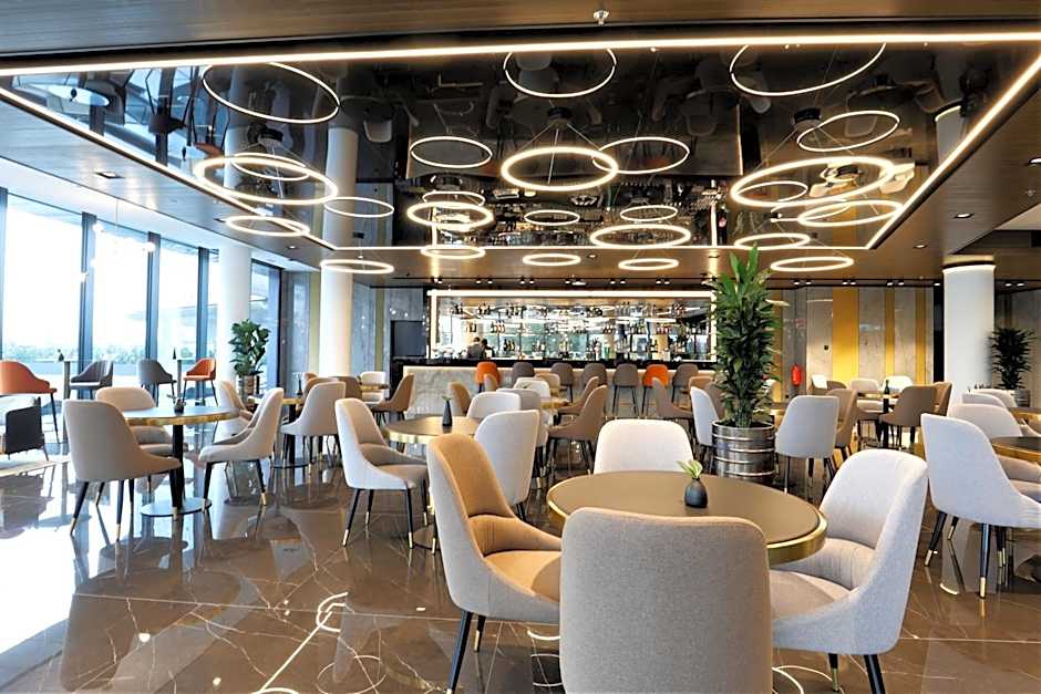 Grand Plaza Hotel & Congress Center