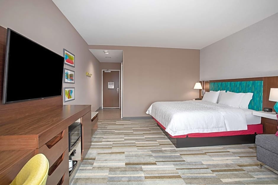 Hampton Inn By Hilton & Suites Watsonville, CA