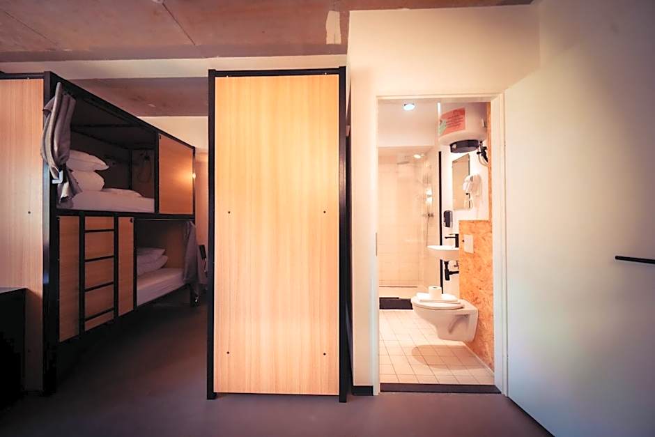 Urban Hotel The Golden Stork