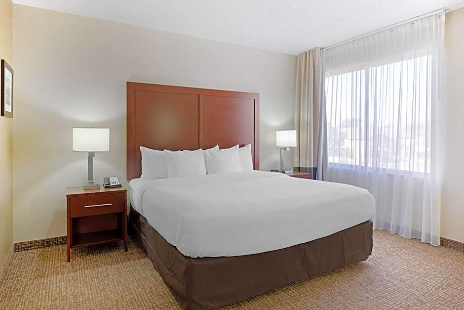 Comfort Inn & Suites Wichita Northeast