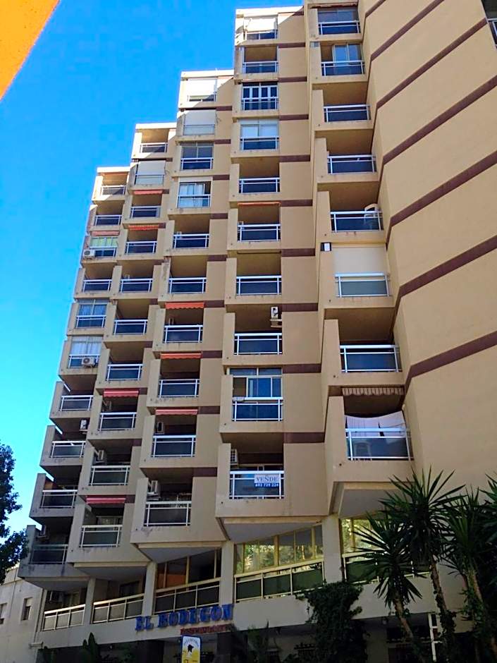 Apartamento 1a linea playa com piscina Almuñécar