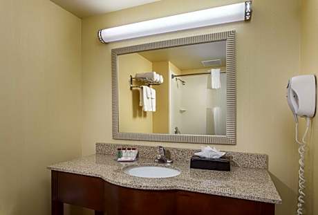 Queen Suite with Two Queen Beds - Non-Smoking