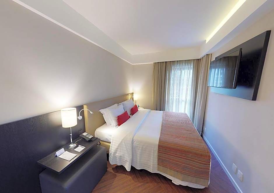 Estanplaza Funchal Faria Lima