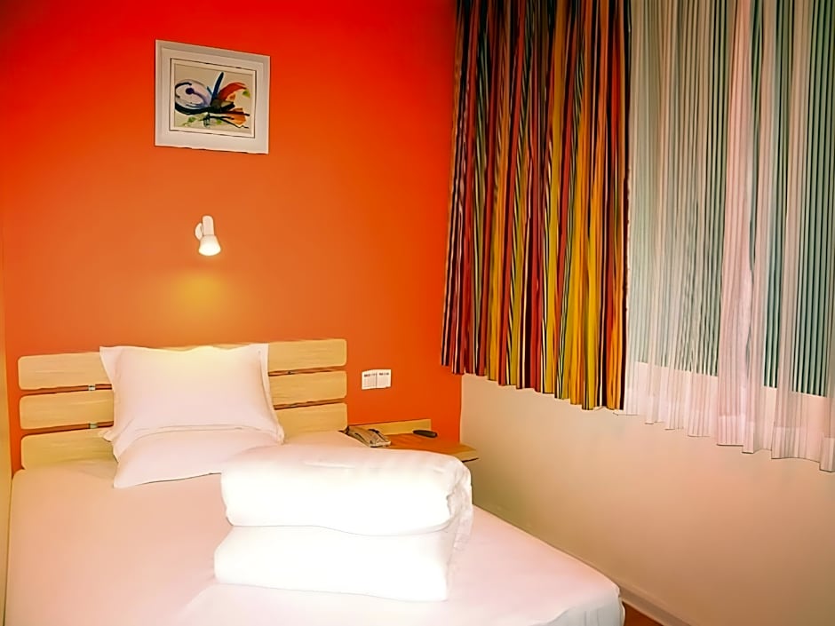 7 Days Inn Nanchang Bayi Square Railway Station