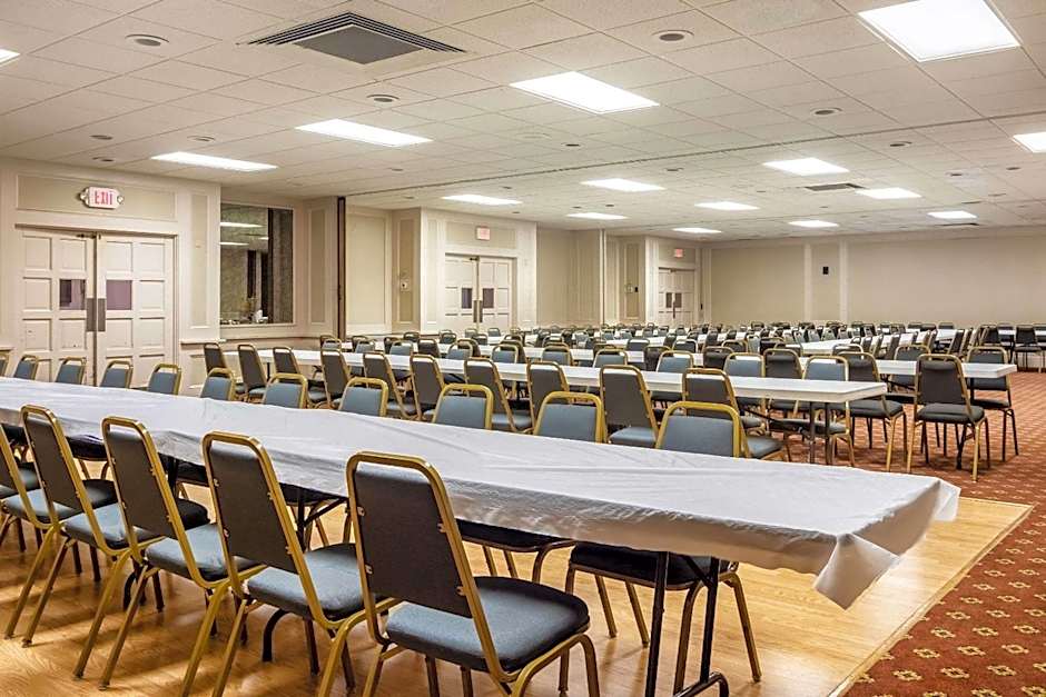 Quality Inn & Suites Indiana South