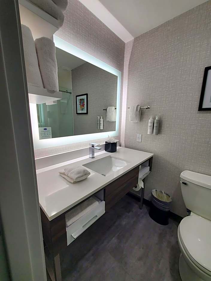 Hampton Inn By Hilton Olathe