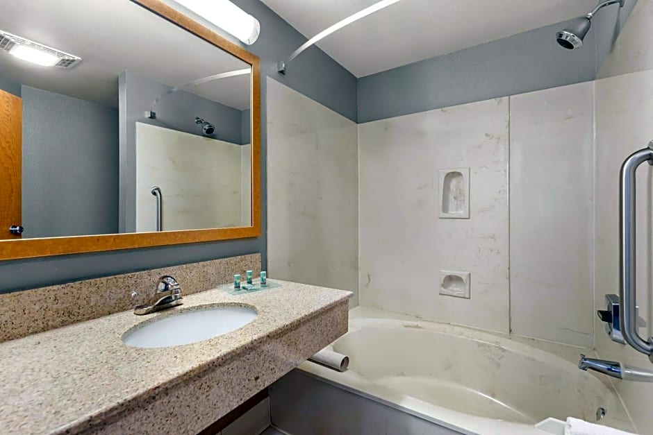 Best Western West Towne Suites