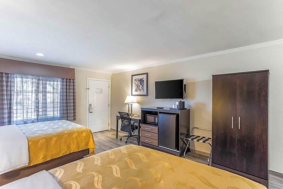Quality Inn Escondido Downtown