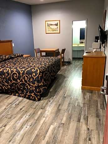 Deluxe King Room