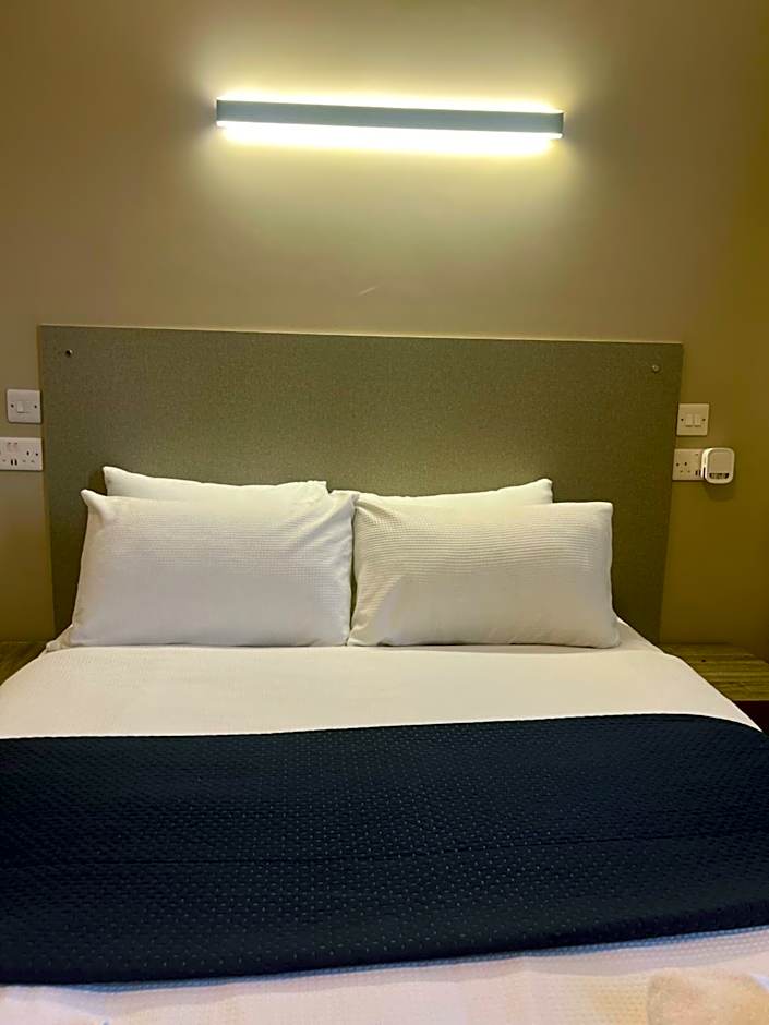 OYO Paragraph Palmers Green - Tottenham Stadium