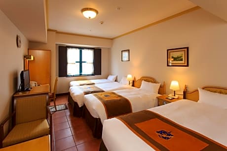 Quadruple Room - Non-Smoking