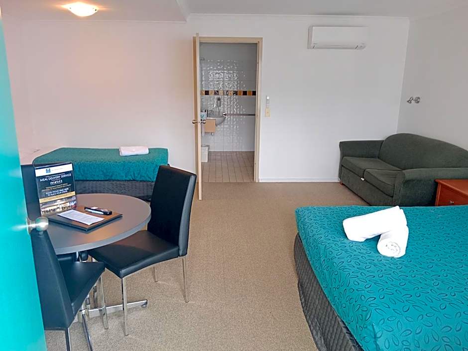 Waves Motel and Apartments formerly Comfort Inn International