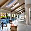 Orangewood Inn & Suites Kansas City Airport