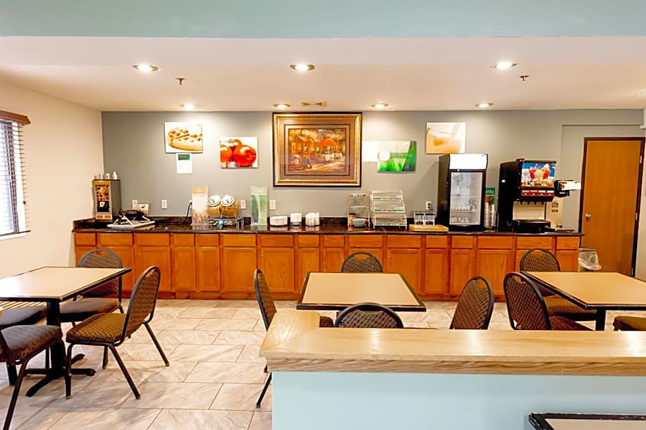 Quality Inn & Suites Marinette