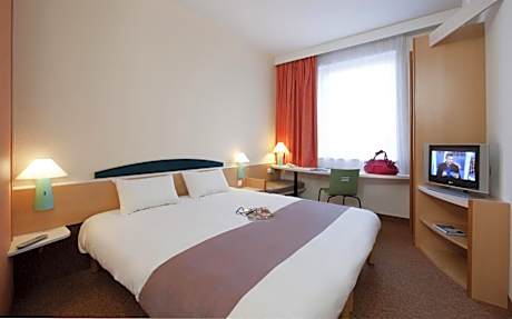 Double or Twin Room with Sofa Bed