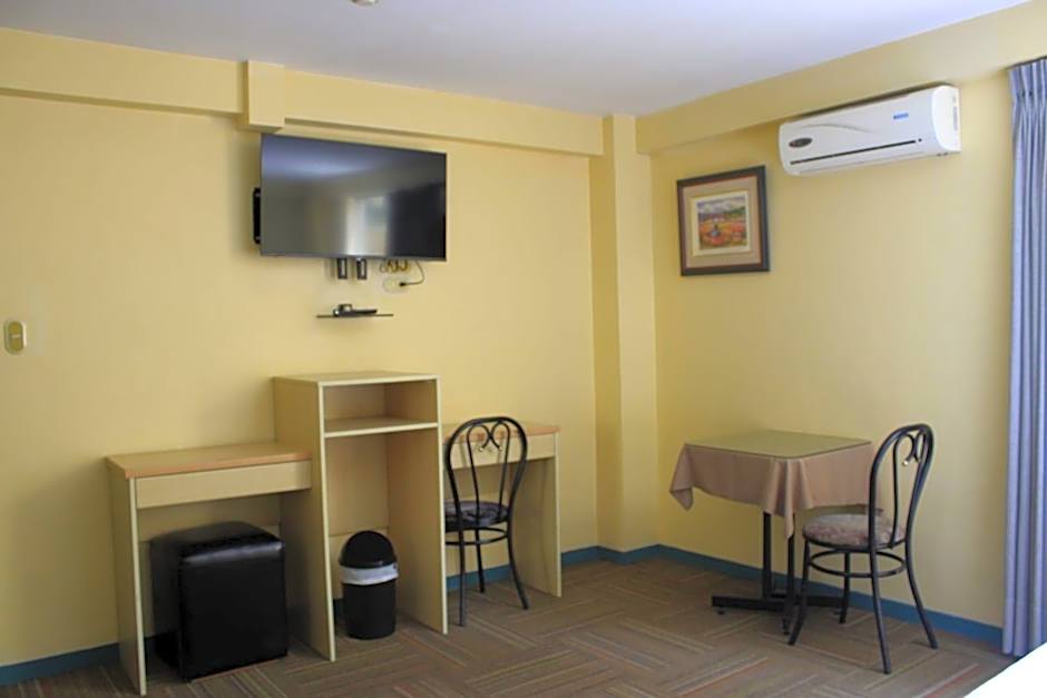 Embajadores Hotel