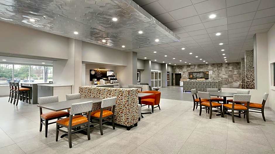 Holiday Inn Express Williamsbrg Busch Gardens Area By IHG