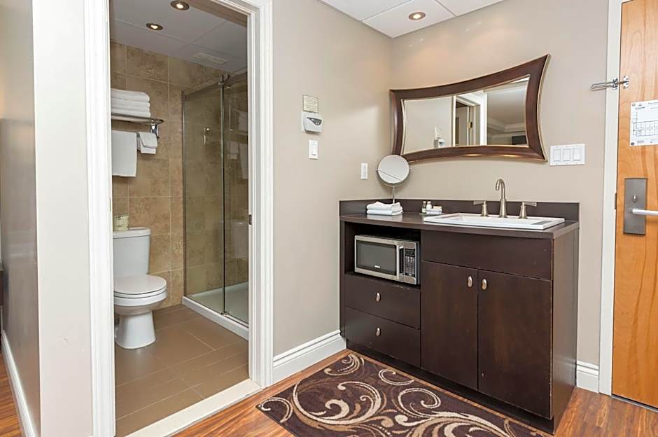 Hotel & Suites Le Dauphin Drummondville