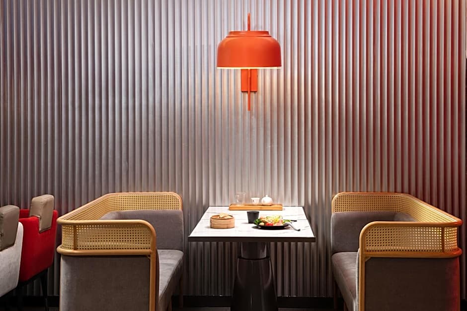 From K Huan Kai Hotel Tiyuxi Metro Station