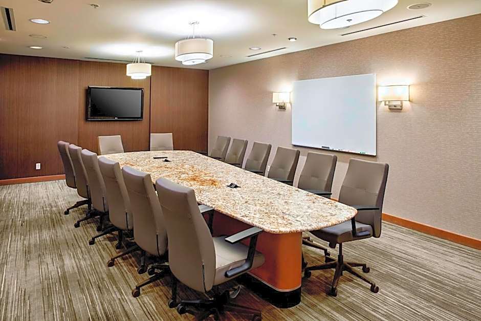 Courtyard by Marriott Hamilton