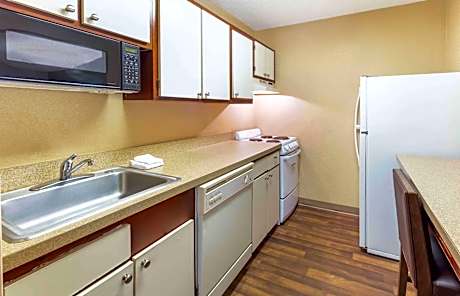 Deluxe Studio with 2 Double Beds - Non-Smoking