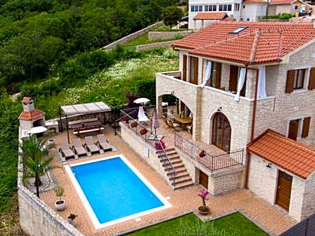 Maya Comfortable holiday residence