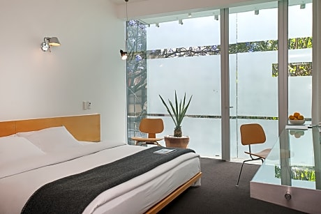 Junior suite king size bed