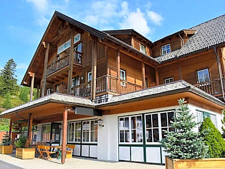 Apartment in Pine Forest near Ski Slopes
